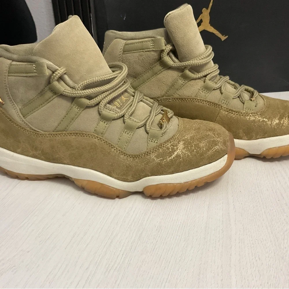 Air Jordan Retro 11’s Olive Green Sneakers Sz 9
